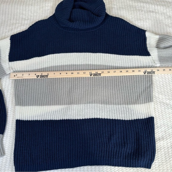 Pink Lily Womens M Oversized Fit Bulky Blue Silver Turtleneck Sweater Heavy - Picture 10 of 11